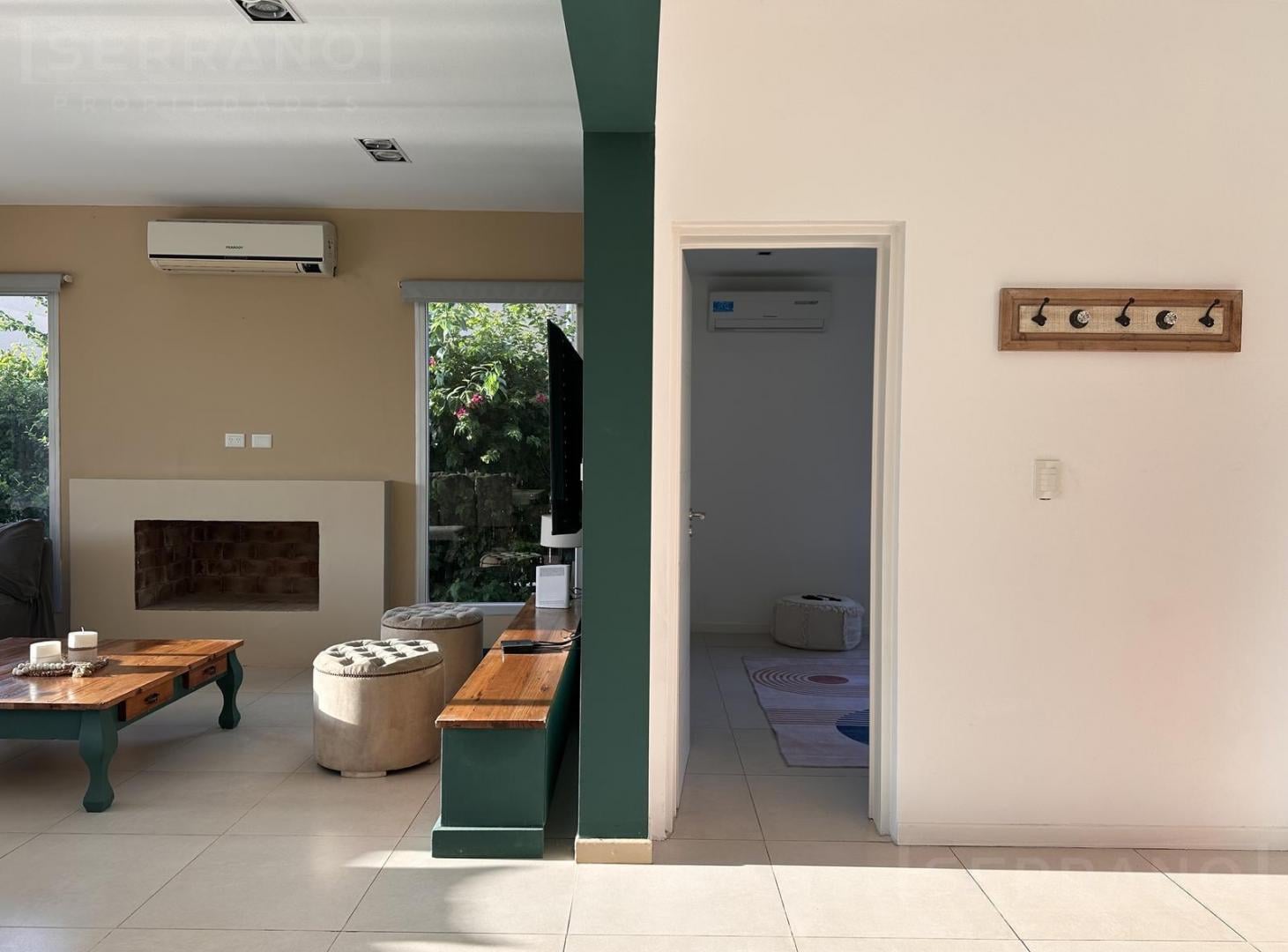 Foto de Casa en venta de 6 ambientes con pileta y vista al lago en La Comarca, imagen 3