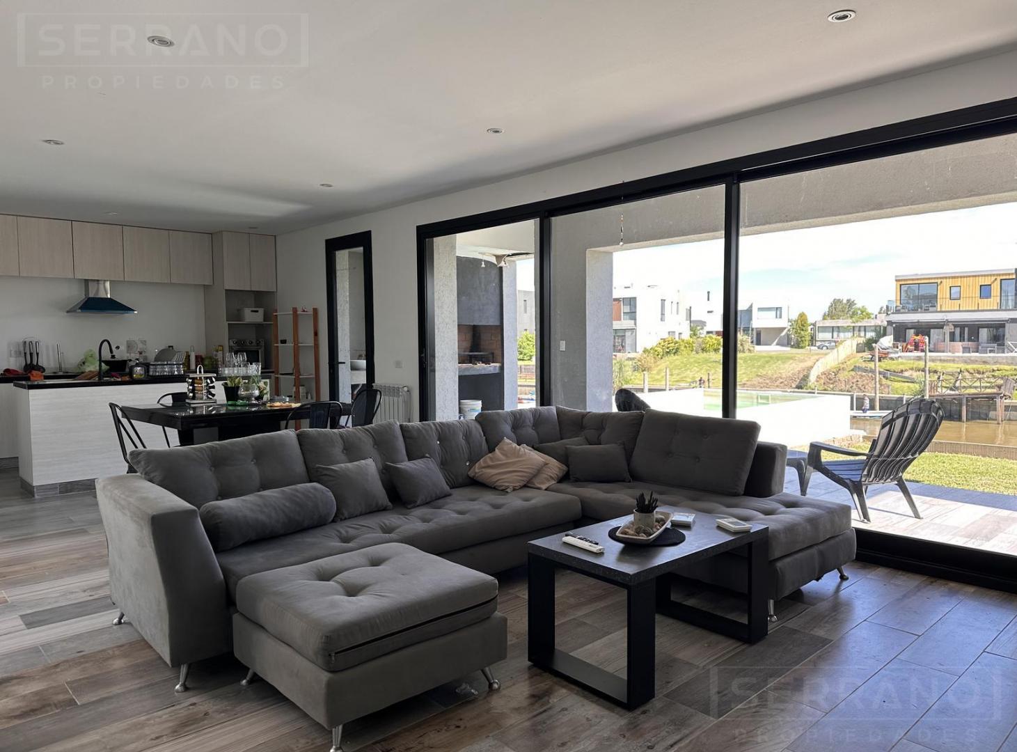 Foto de Venta casa de 4 ambientes con pileta y salida al Río Luján, Nautico, imagen 1