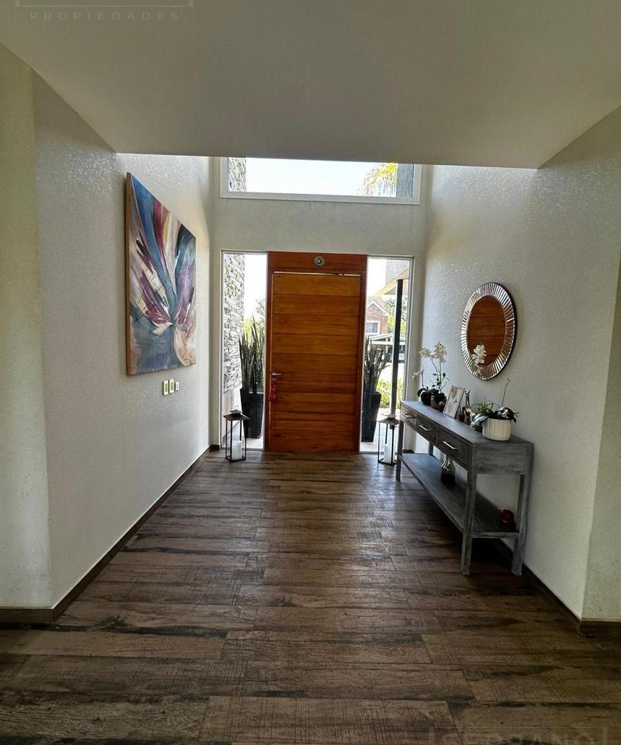 Foto de Casa Moderna en Venta, 3 dormitorios en Suite en Estancias del Pilar, imagen 3