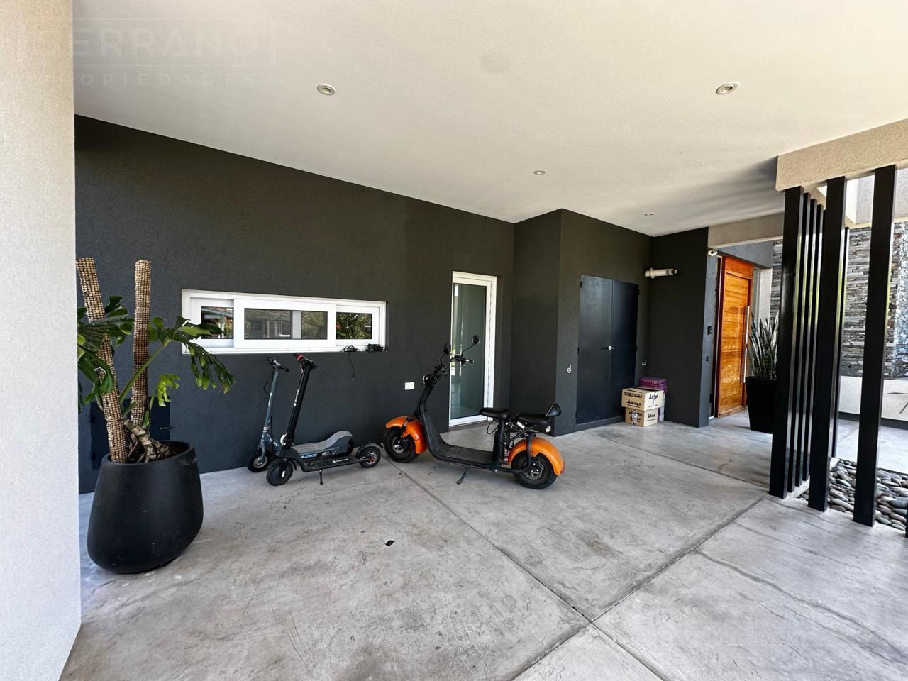 Foto de Casa Moderna en Venta, 3 dormitorios en Suite en Estancias del Pilar, imagen 2