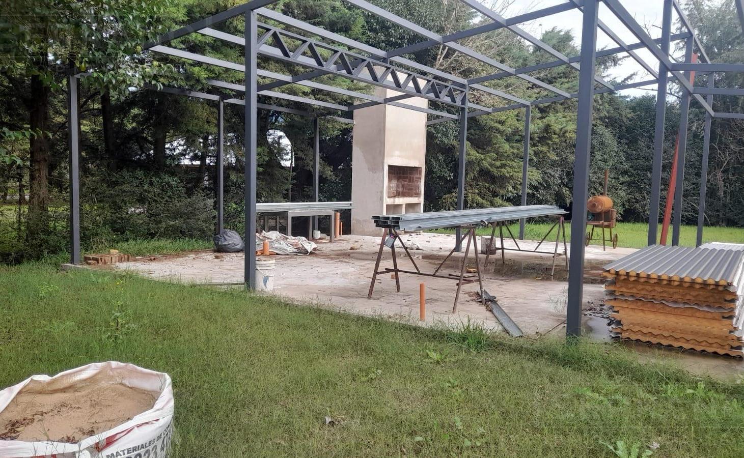 Foto de Venta Casa a terminar, estructura de metal, Parque Sakura, calle Storni, imagen 2