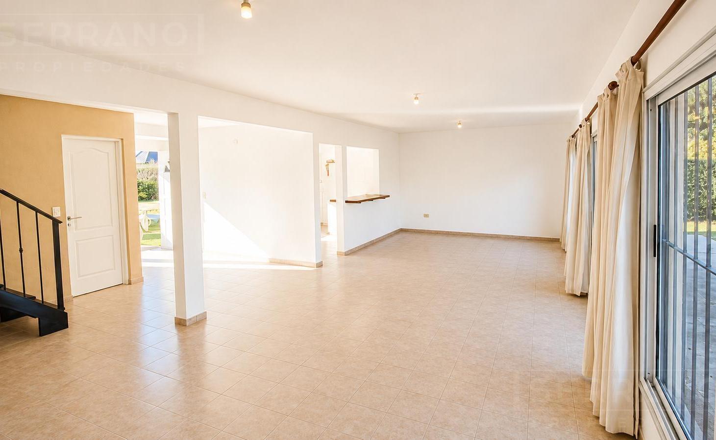 Foto de Venta casa 4 ambientes, 3 baños, Barrio Parque Sakura, Exaltación de la, imagen 4