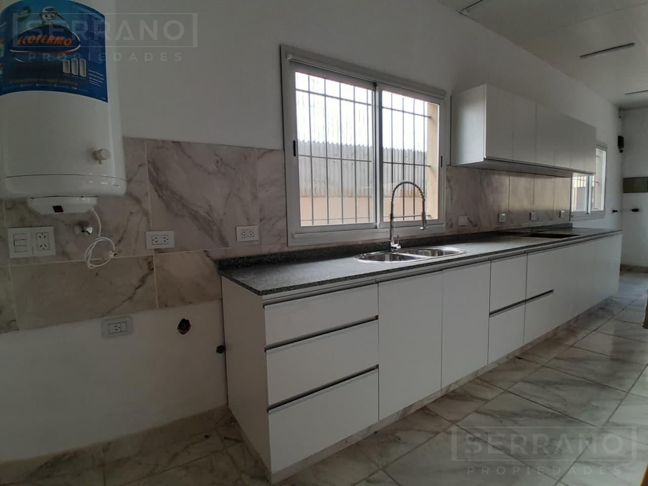 Foto de Venta casa 6 ambientes en Centro de Benavidez, imagen 2