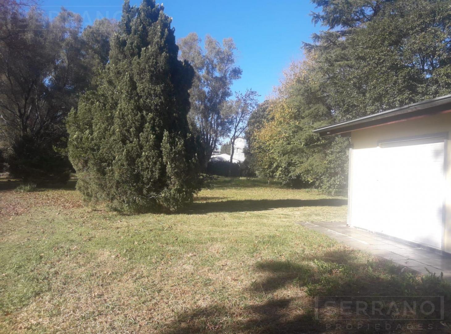 Foto de Venta Casa Quinta de 4 amb con amplio terreno en Loma Verde, imagen 1