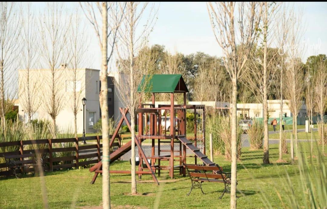 Foto de Venta Lote en barrio Santa Sofia frente a Barrio Santa Elena Pilar del, imagen 5