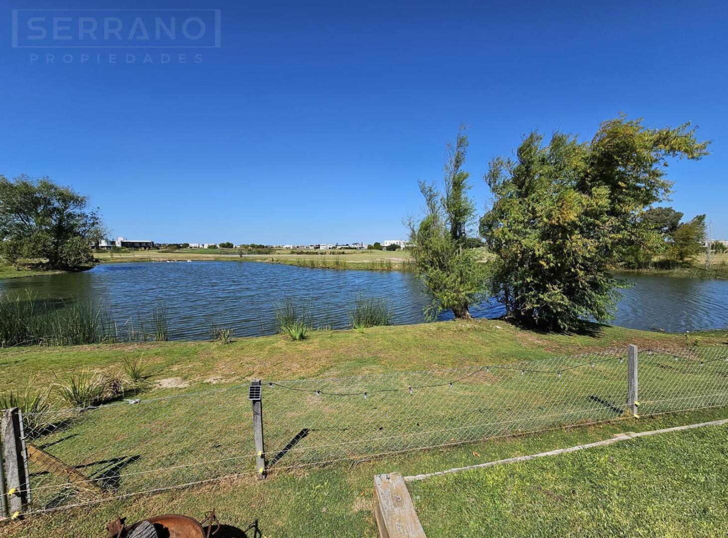 Foto de Venta casa 5 ambientes con vista al agua y al golf en el Canton, Escobar, imagen 3