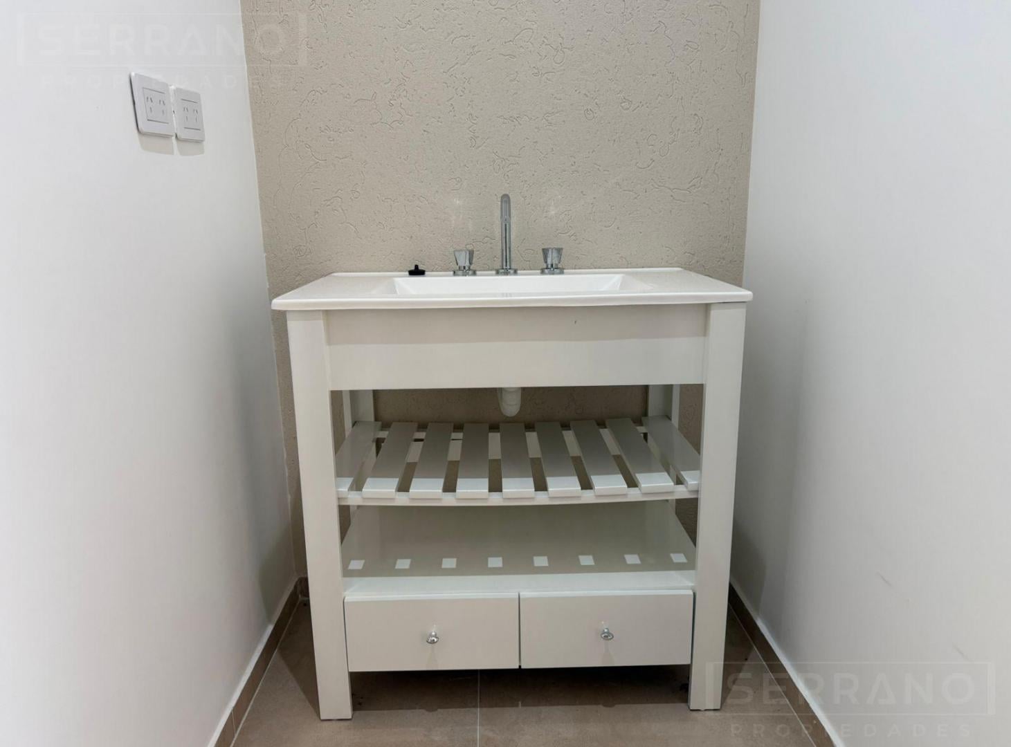 Foto de Venta Casa 4 amb. en San Sebastian Pilar - Vista al Hipico, imagen 5