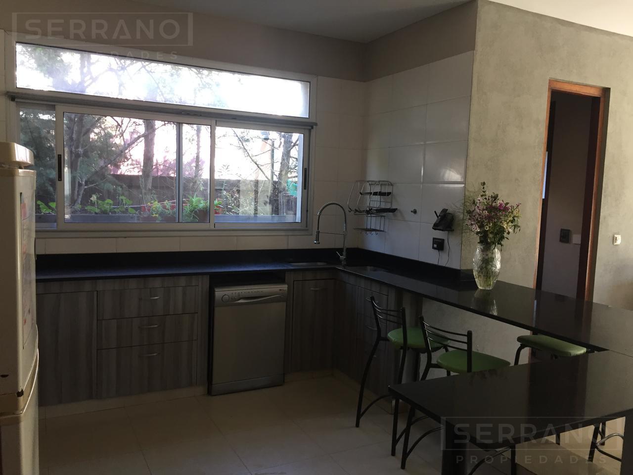 Foto de Casa en alquiler temporal 7 ambientes con pileta en Santa María de Tigre, imagen 4