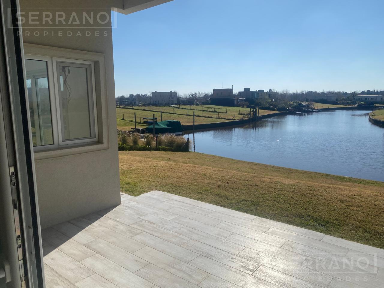Foto de Venta casa a estrenar 3 dormitorios al agua con salida al rio Lujan, imagen 1