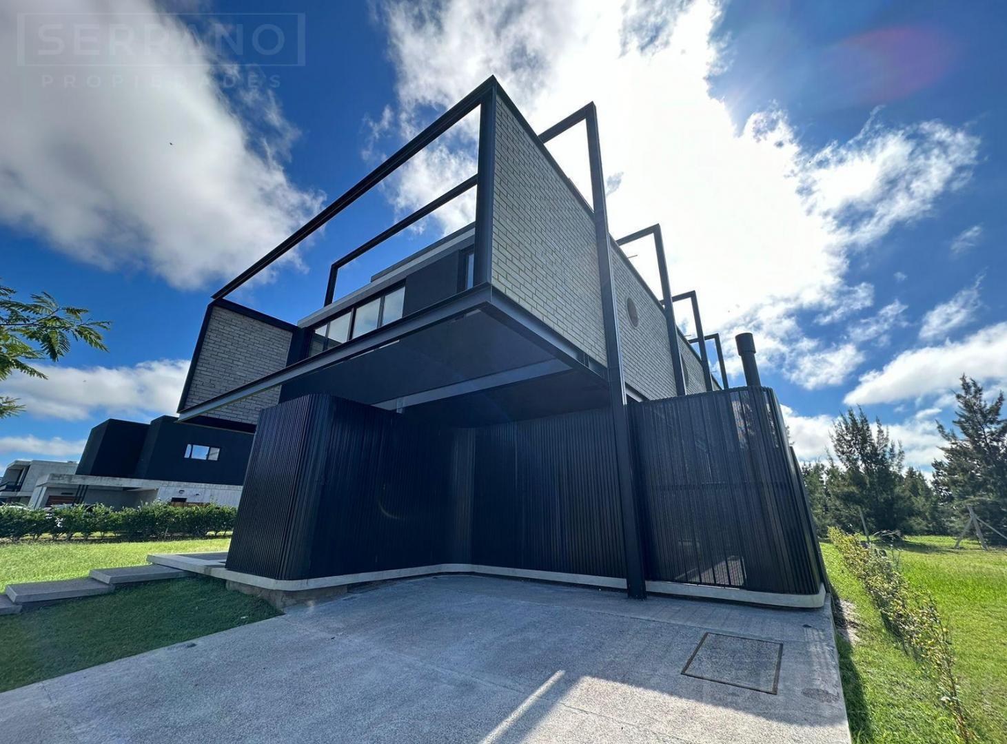 Foto de Casa en Venta de 6 ambientes en Los Castaños, Nordelta, Tigre., imagen 1