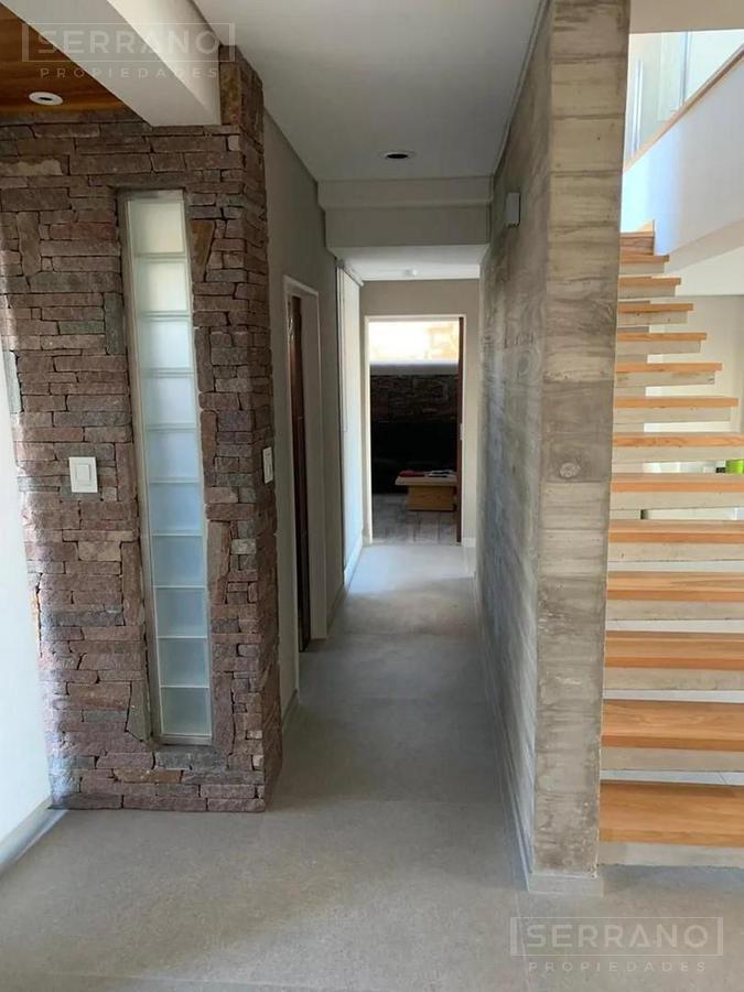 Foto de Venta casa a la laguna con tres dormitorios mas escritorio y playroom, imagen 4