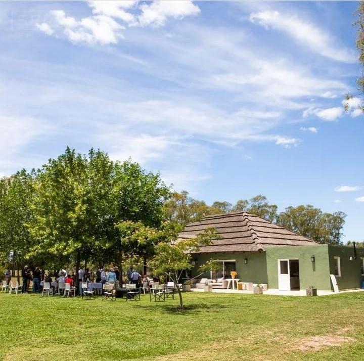 Foto de Campo en Venta de 14,3 Ha. 3 casas, 2 piletas, Caballerizas. Corrales, imagen 2