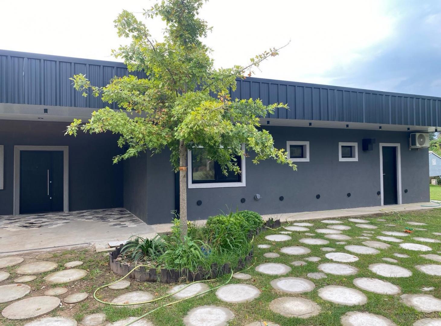 Foto de Casa en Venta de 4 ambientes sobre Lote de 969 m2 y pileta. Parque, imagen 5