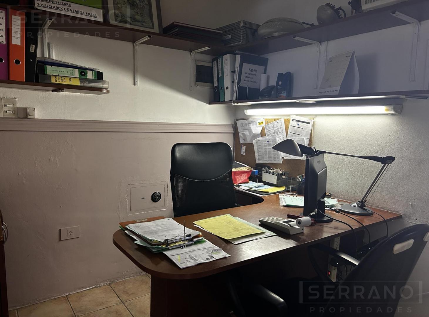 Foto de Venta Galpón con local, oficinas y terreno. 1200 m en Jose Leon Suarez, imagen 3
