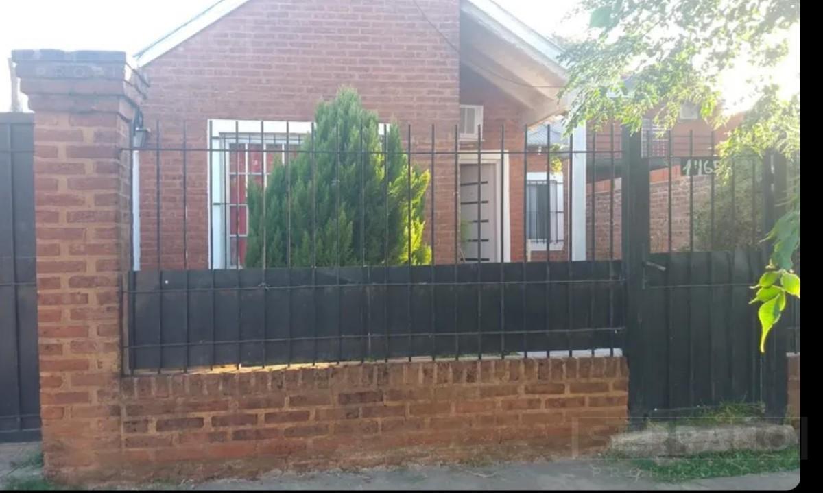 Foto de venta casa 4 ambientes en el Centro de Cañuelas. Apto credito, imagen 3