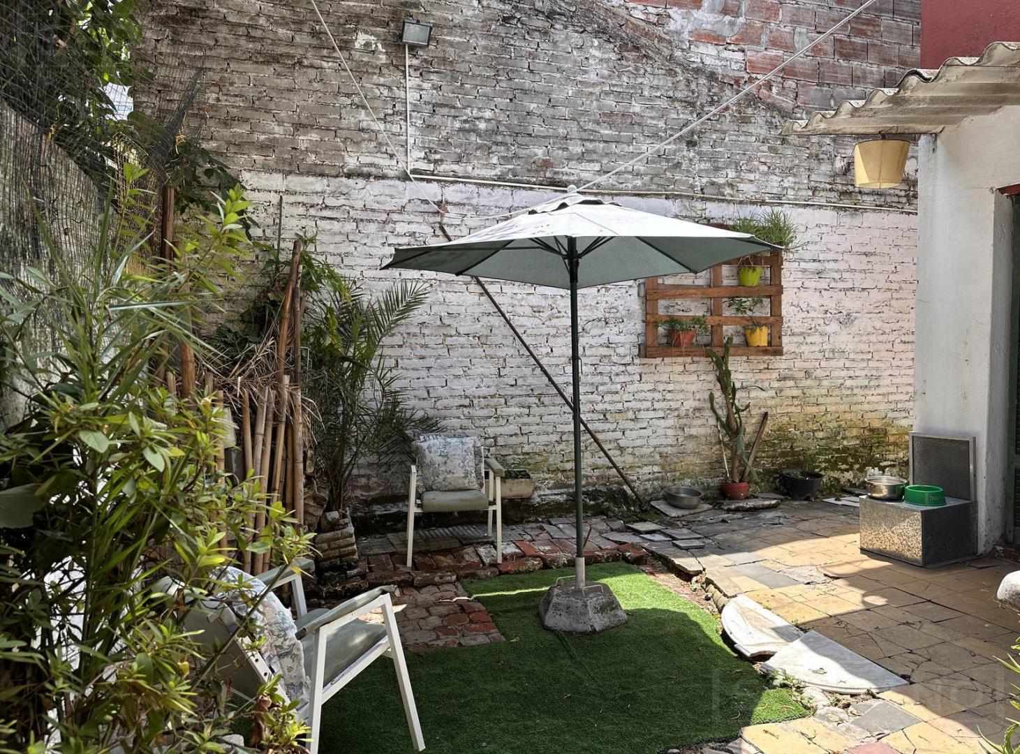 Foto de PH en venta de 4 ambientes con patio ideal para refaccionar en San, imagen 1