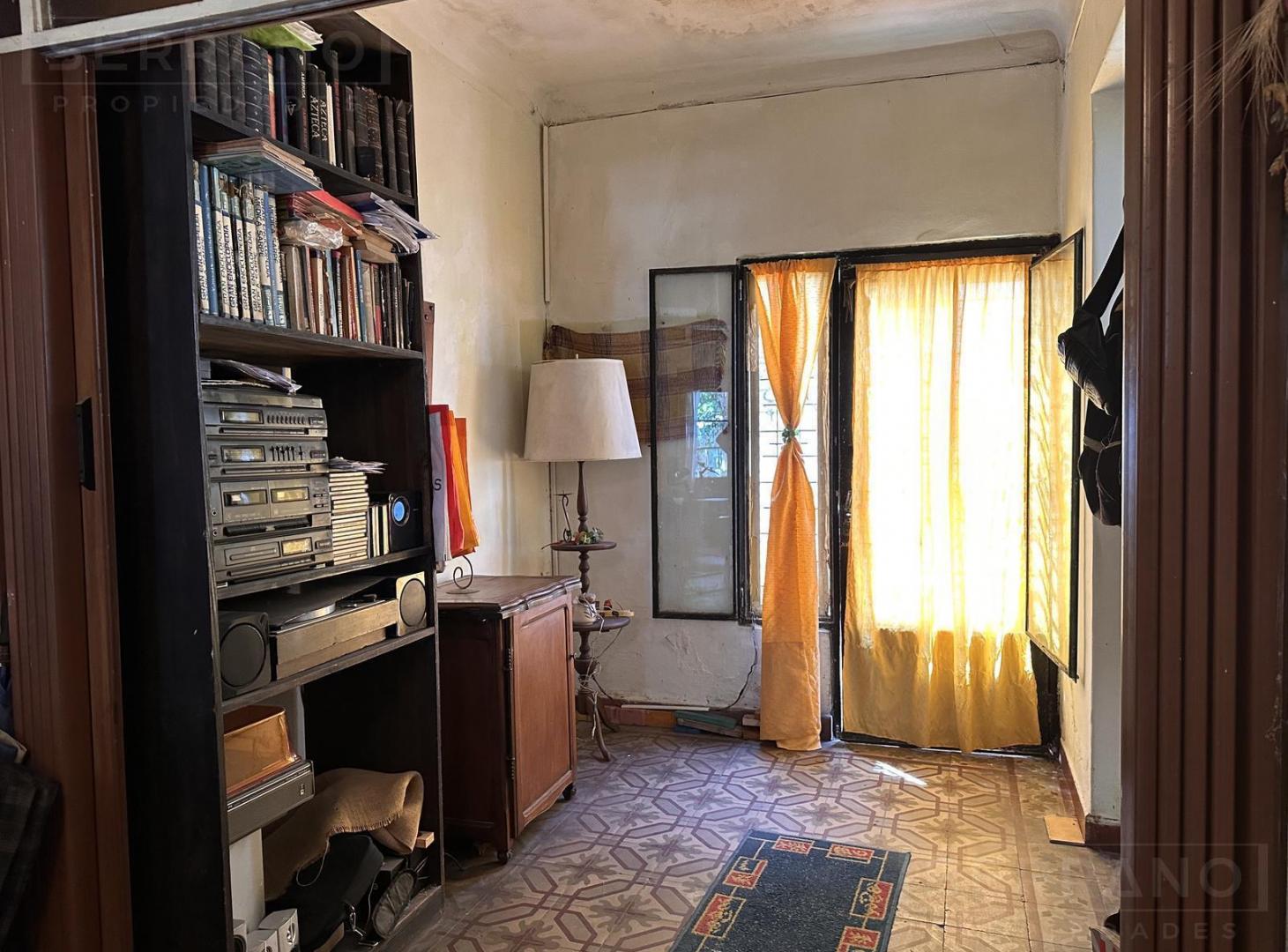 Foto de PH en venta de 4 ambientes con patio ideal para refaccionar en San, imagen 3