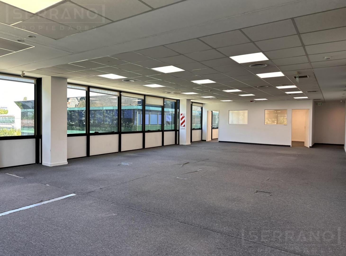 Foto de Oficina en alquiler en planta baja de 278m2 con 5 cocheras en Martínez, imagen 3