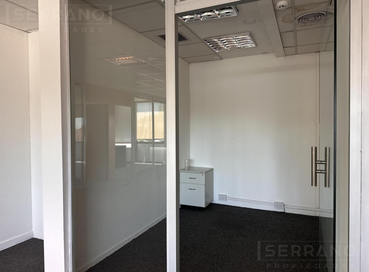 Foto de Oficina en alquiler en planta baja de 278m2 con 5 cocheras en Martínez, imagen 2