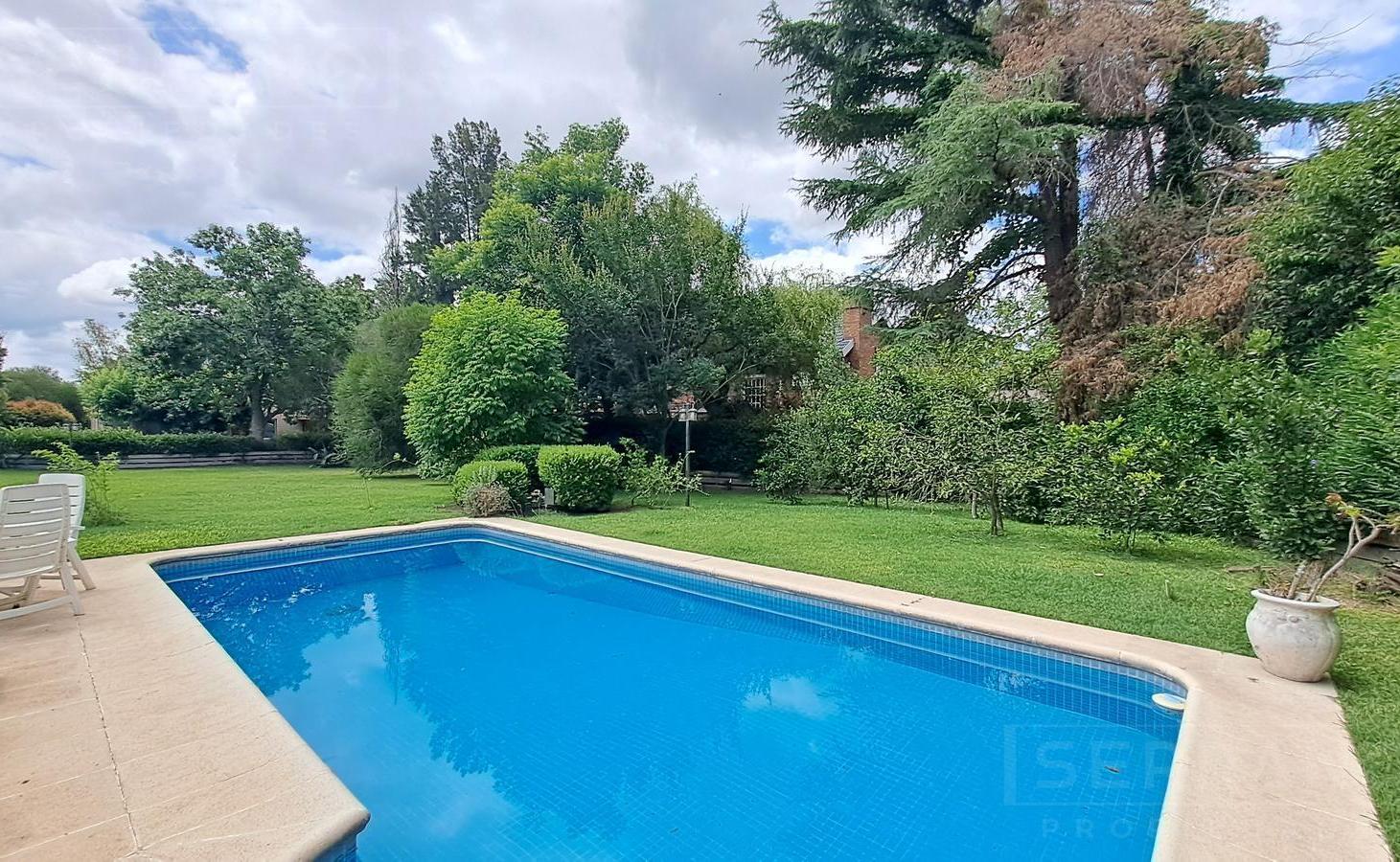 Foto de LDO. Venta Terreno Arbolado 709m2 con Pileta revestida en venecitas, imagen 2