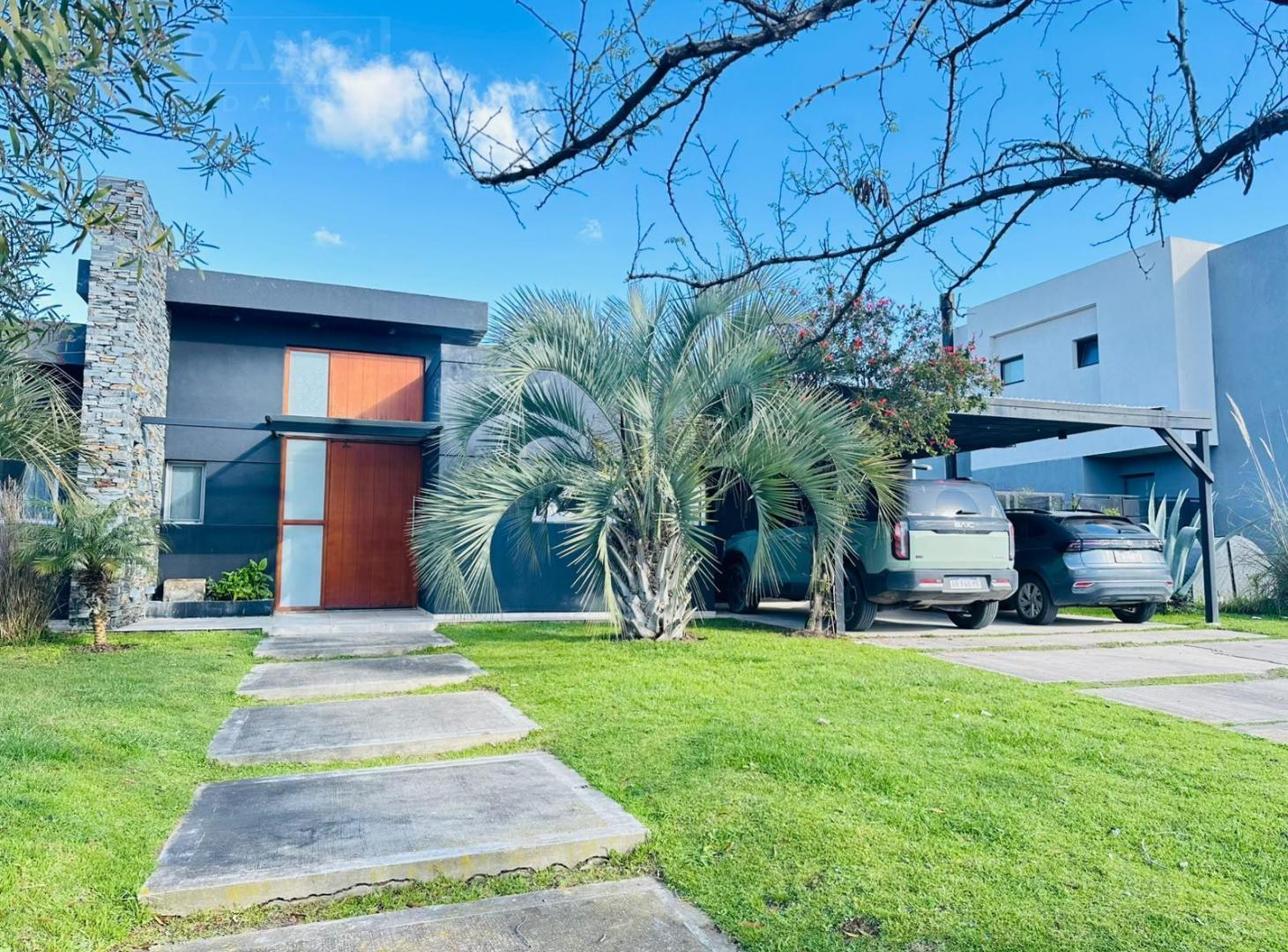 Foto de Venta casa 5 ambientes al agua en El Canton Norte, Escobar, imagen 1