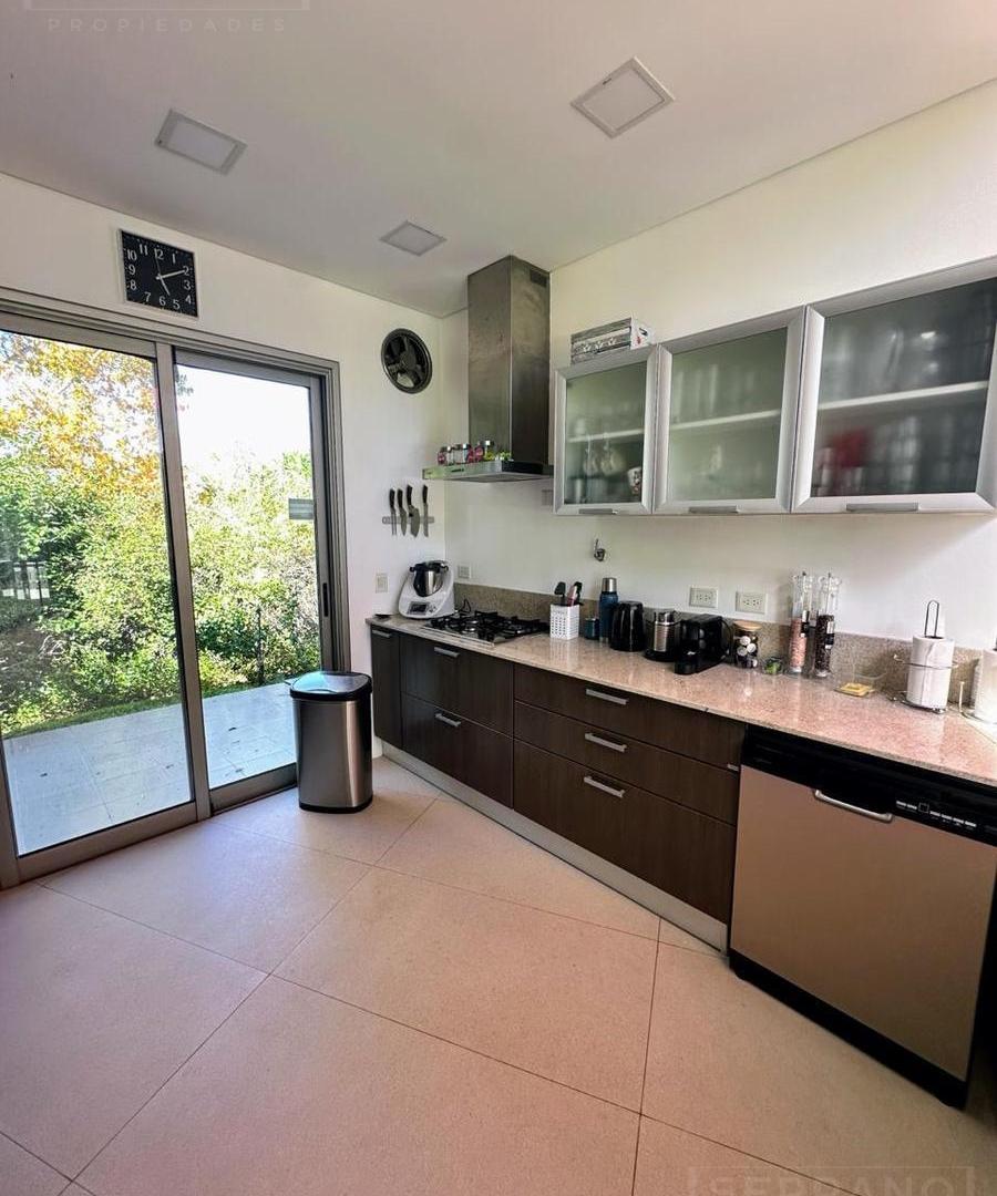 Foto de Casa Moderna en Venta desarrollada en una planta en Estancias del Pilar, imagen 4