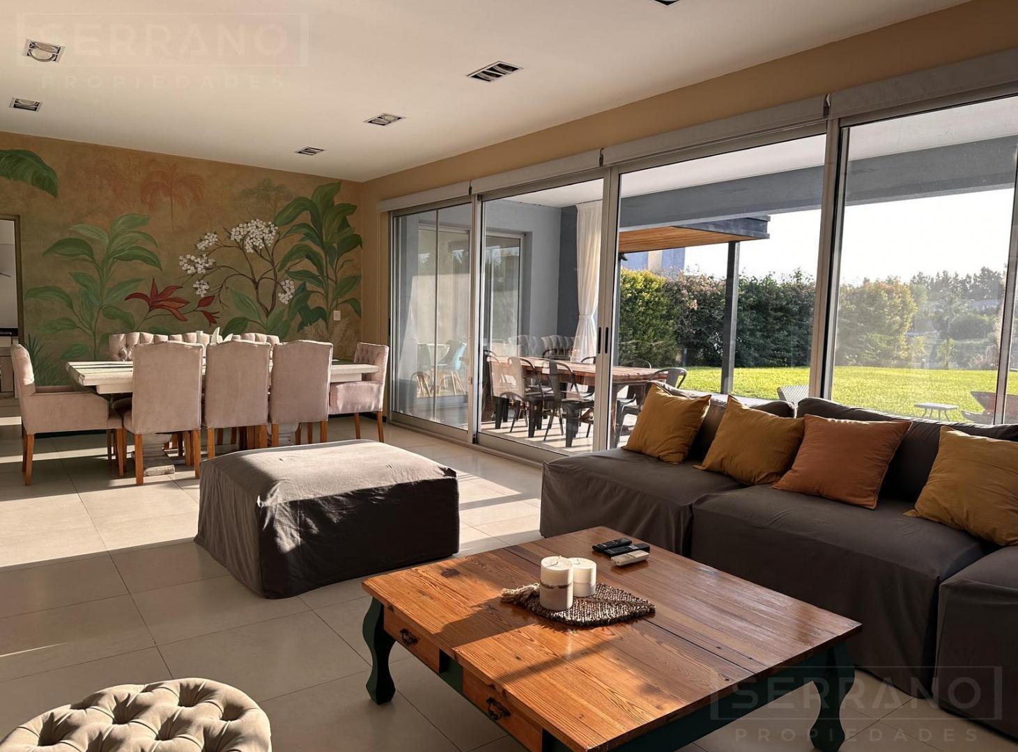 Foto de Casa en alquiler anual de 6 ambientes con pileta y vista al lago en La, imagen 4