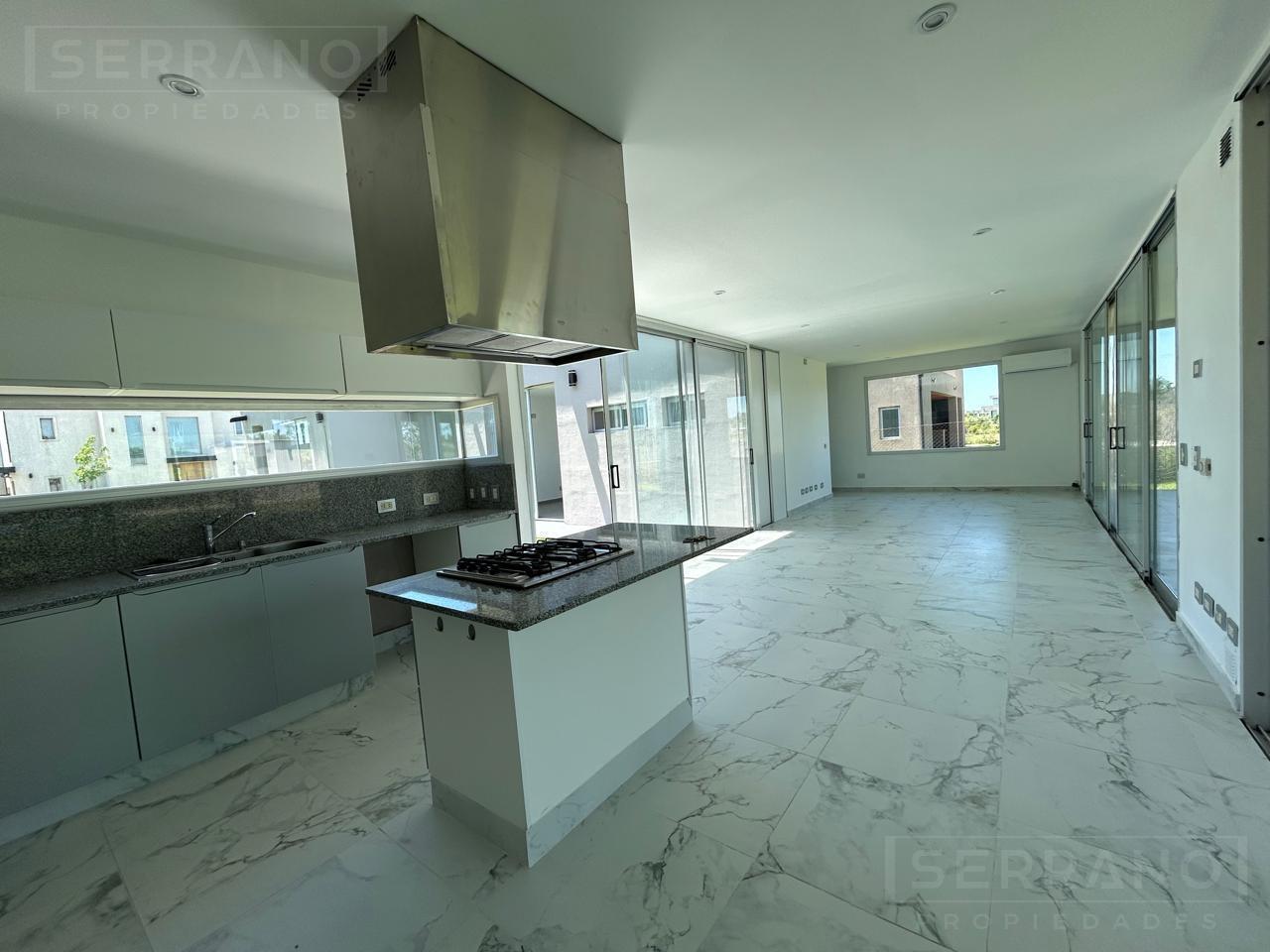 Foto de Casa de 3 dormitorios y pileta en venta, Area 11, barrio San Sebastian, imagen 2