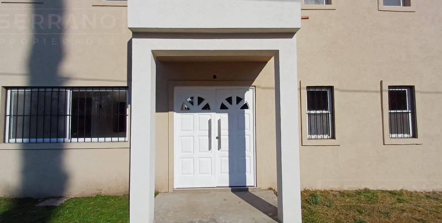 Foto de Venta casa 4 ambientes, 3 baños, Barrio Parque Sakura, Exaltación de la, imagen 2