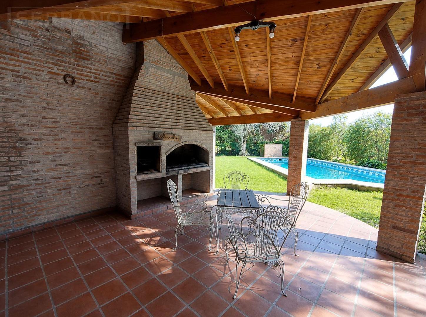 Foto de Venta. Casa 3 Ambientes. Con Pileta Y Gas Natural. Barrio Parque, imagen 3