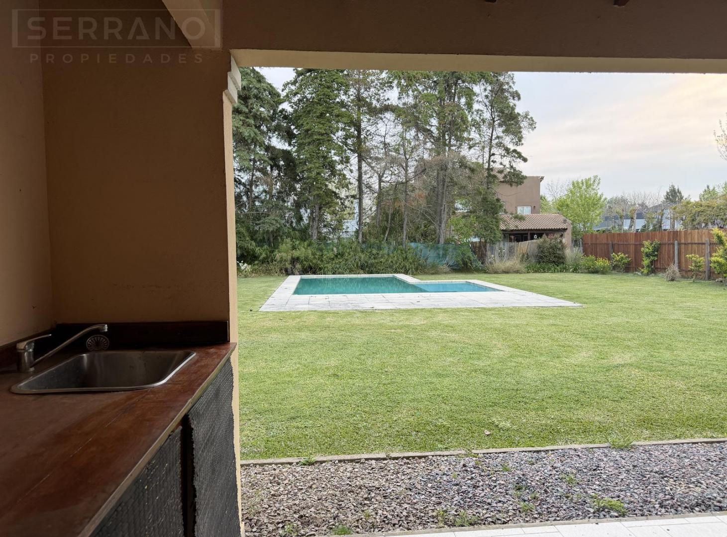 Foto de Casa en alquiler anual de 5 ambientes con pileta en San Isidro Labrador, imagen 1