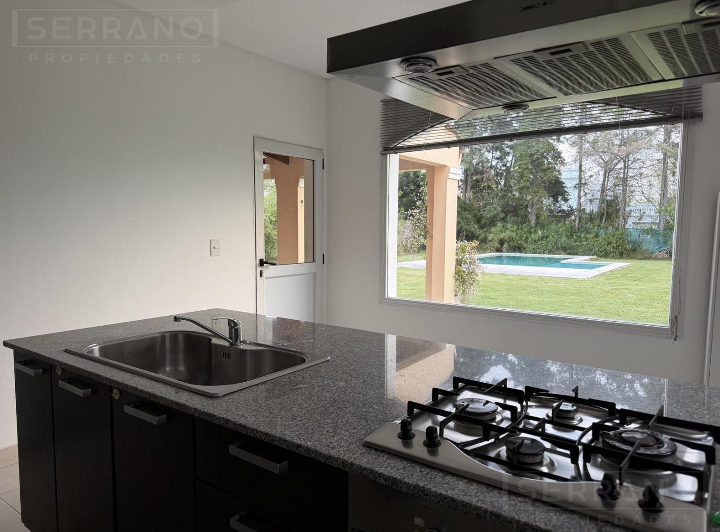 Foto de Casa en alquiler anual de 5 ambientes con pileta en San Isidro Labrador, imagen 2