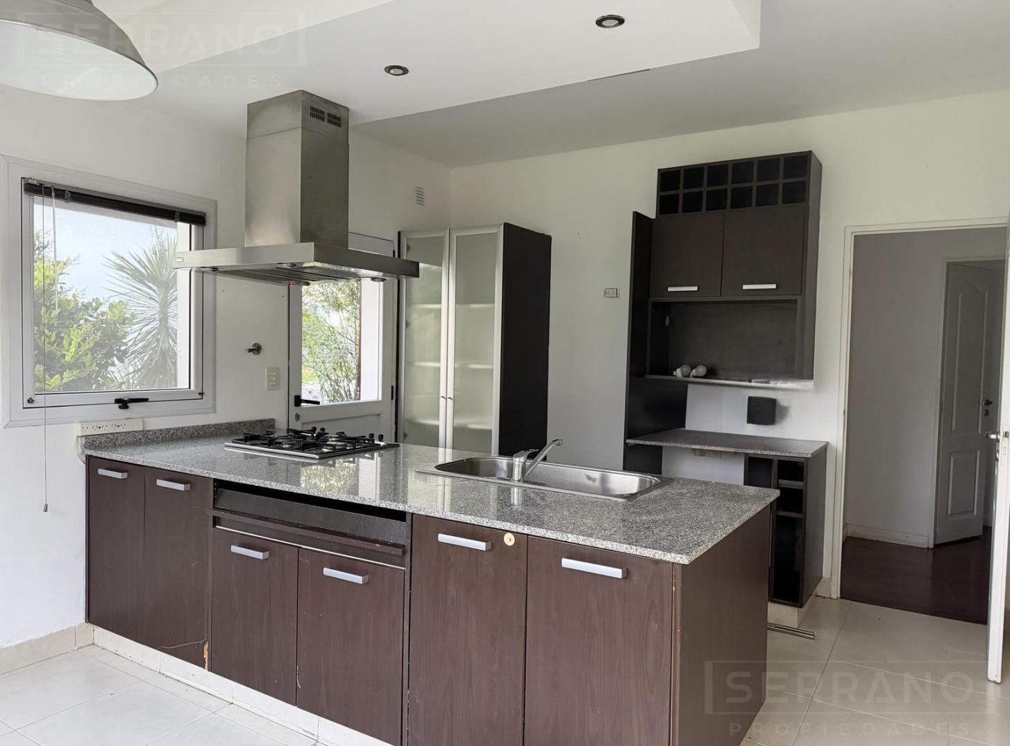 Foto de Casa en alquiler anual de 5 ambientes con pileta en San Isidro Labrador, imagen 4