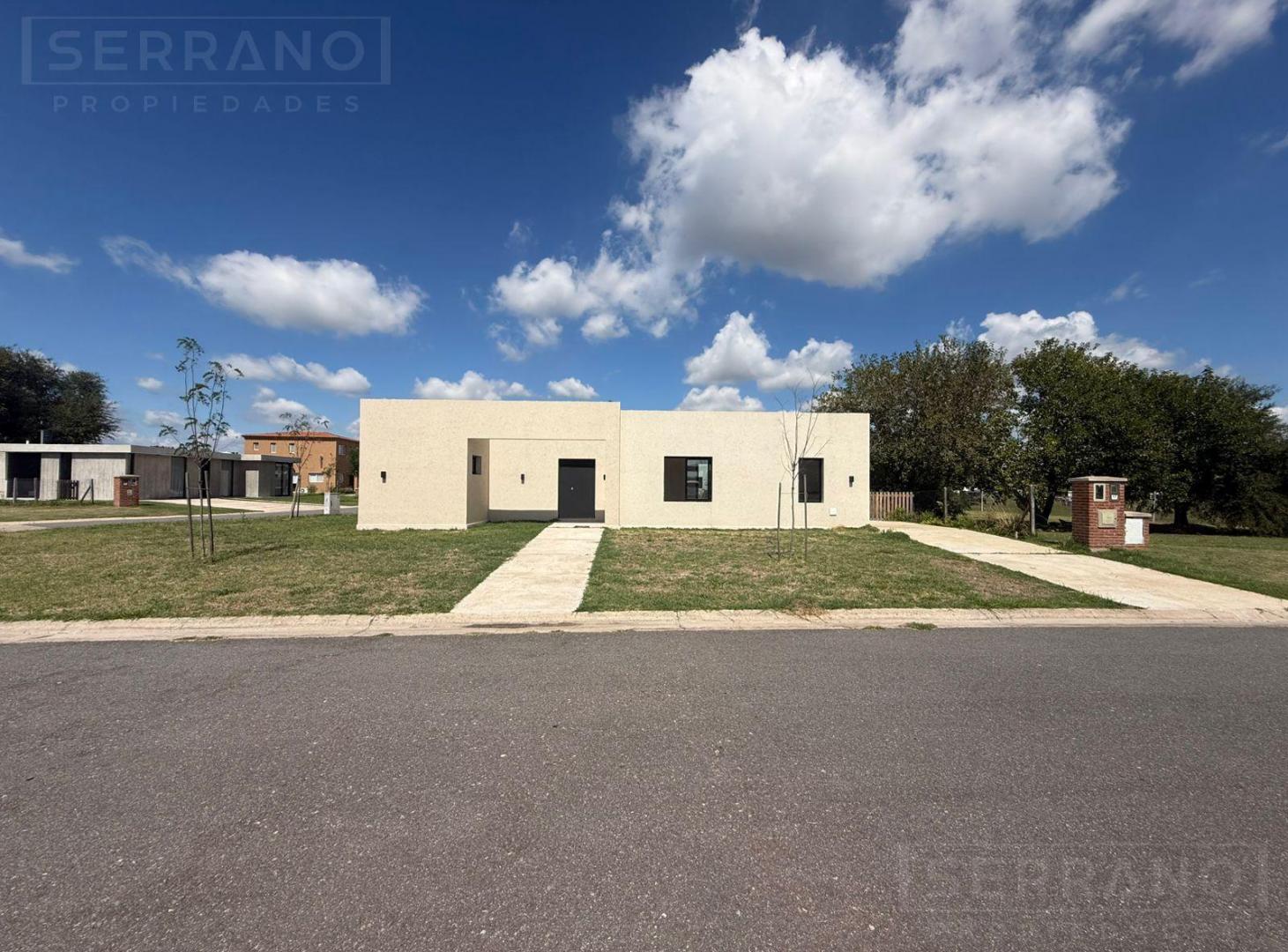 Foto de Venta Casa 4 amb. en San Sebastian Pilar - Vista al Hipico, imagen 1