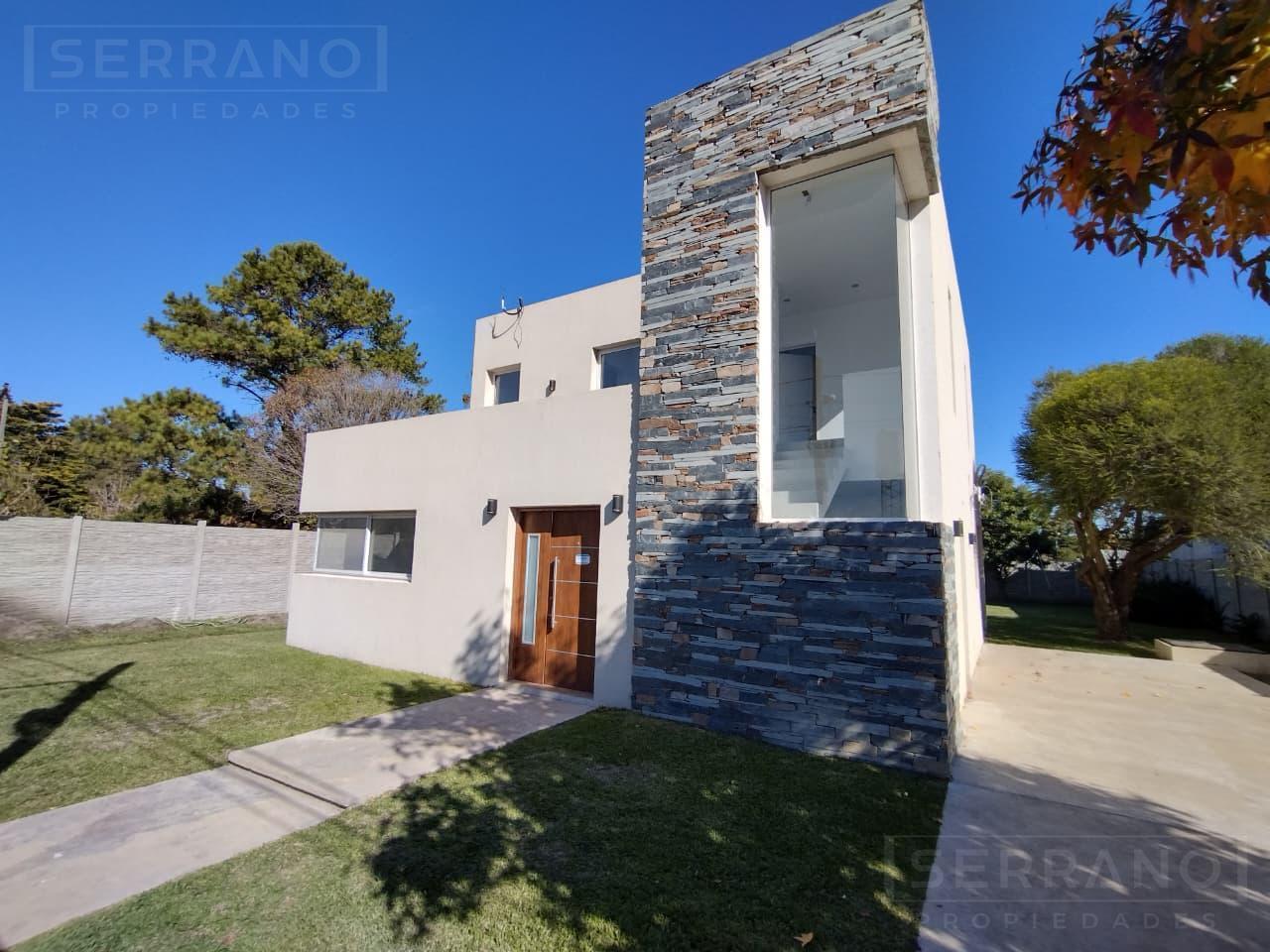 Foto de Venta casa moderna 4 ambientes, gas natural, sobre asfalto en Parque, imagen 2