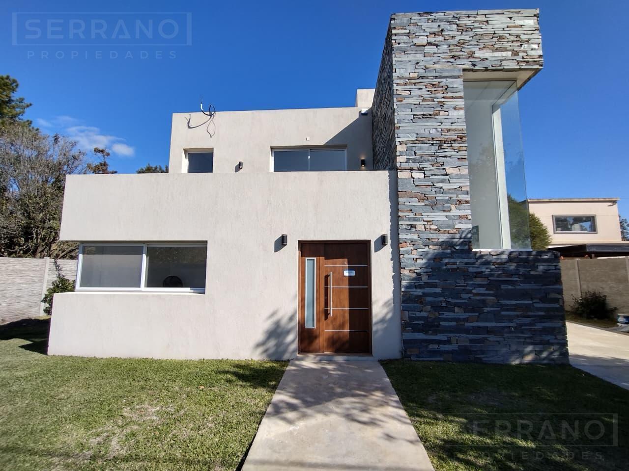 Foto de Venta casa moderna 4 ambientes, gas natural, sobre asfalto en Parque, imagen 2