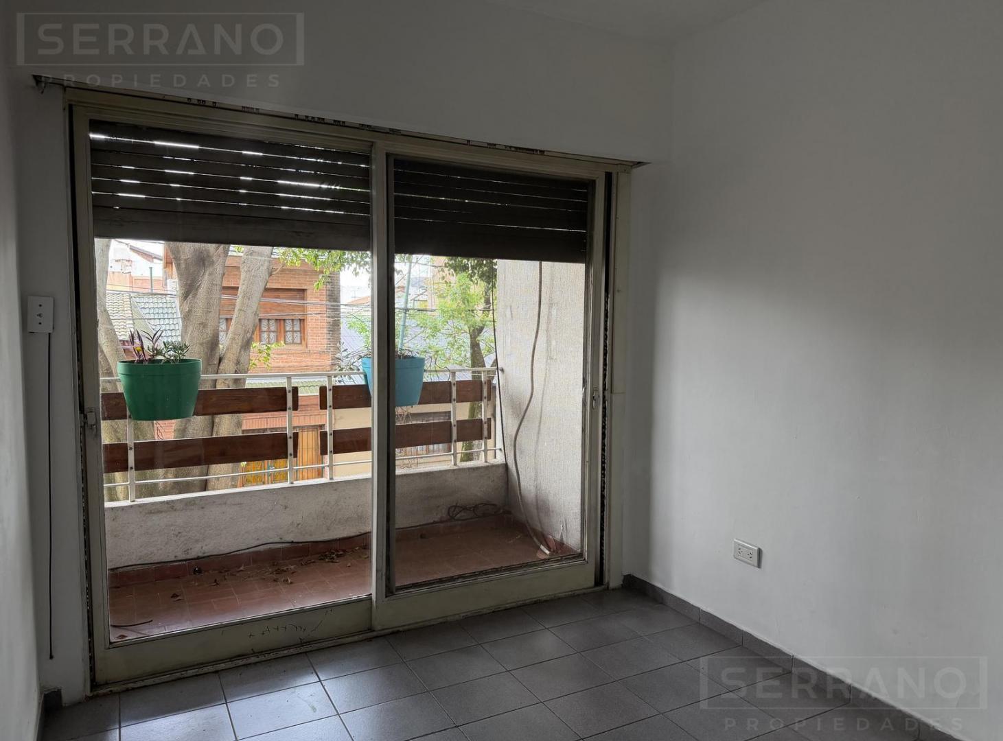 Foto de PH en venta de 3 ambientes apto crédito. con balcón terraza en Olivos, imagen 1