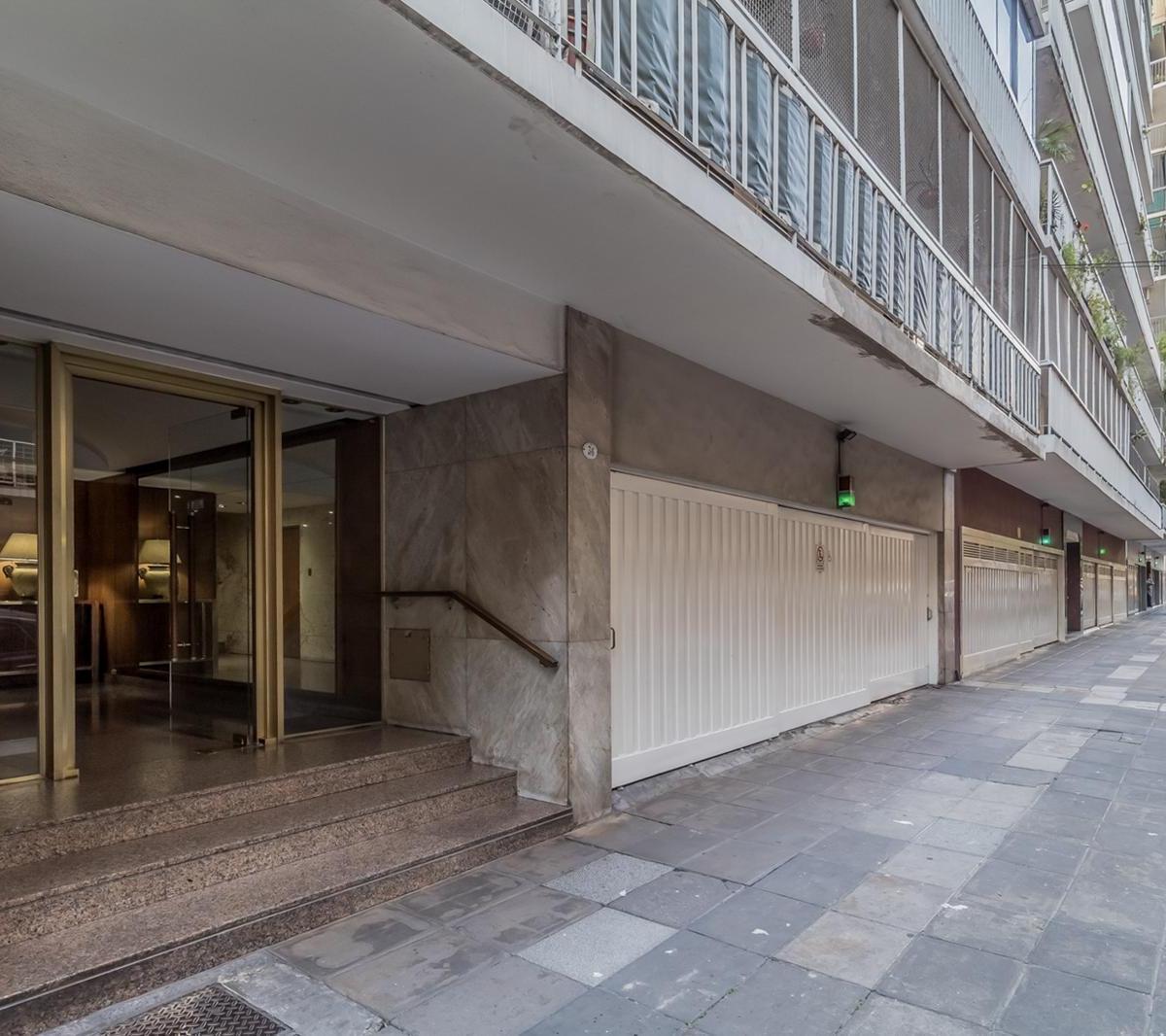 Departamento de 7 Ambientes con Cochera en Flores 4