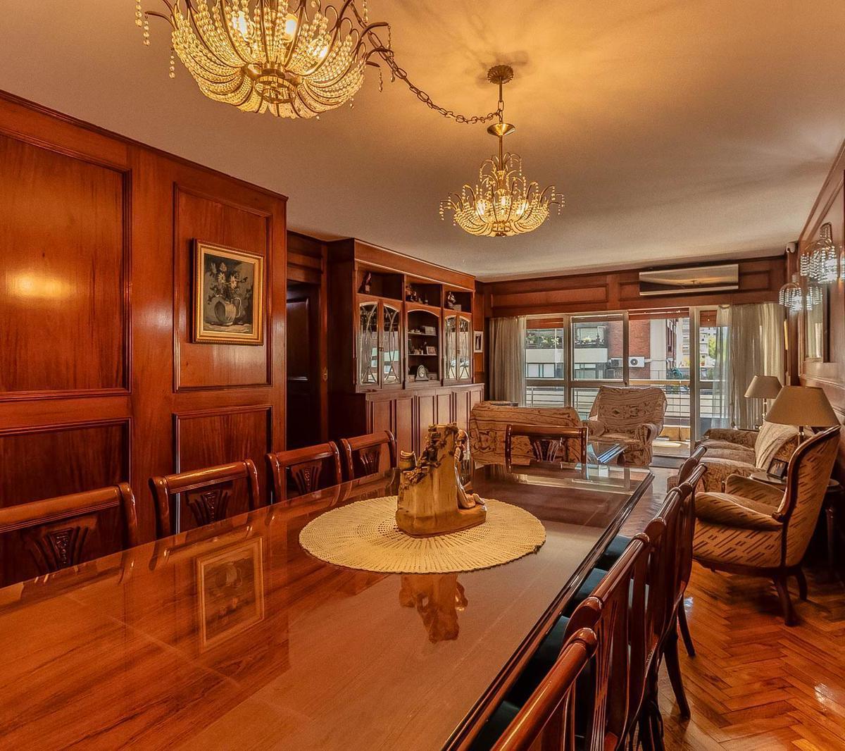 Departamento de 4 Ambientes con Dependencia y Cochera en Flores 4