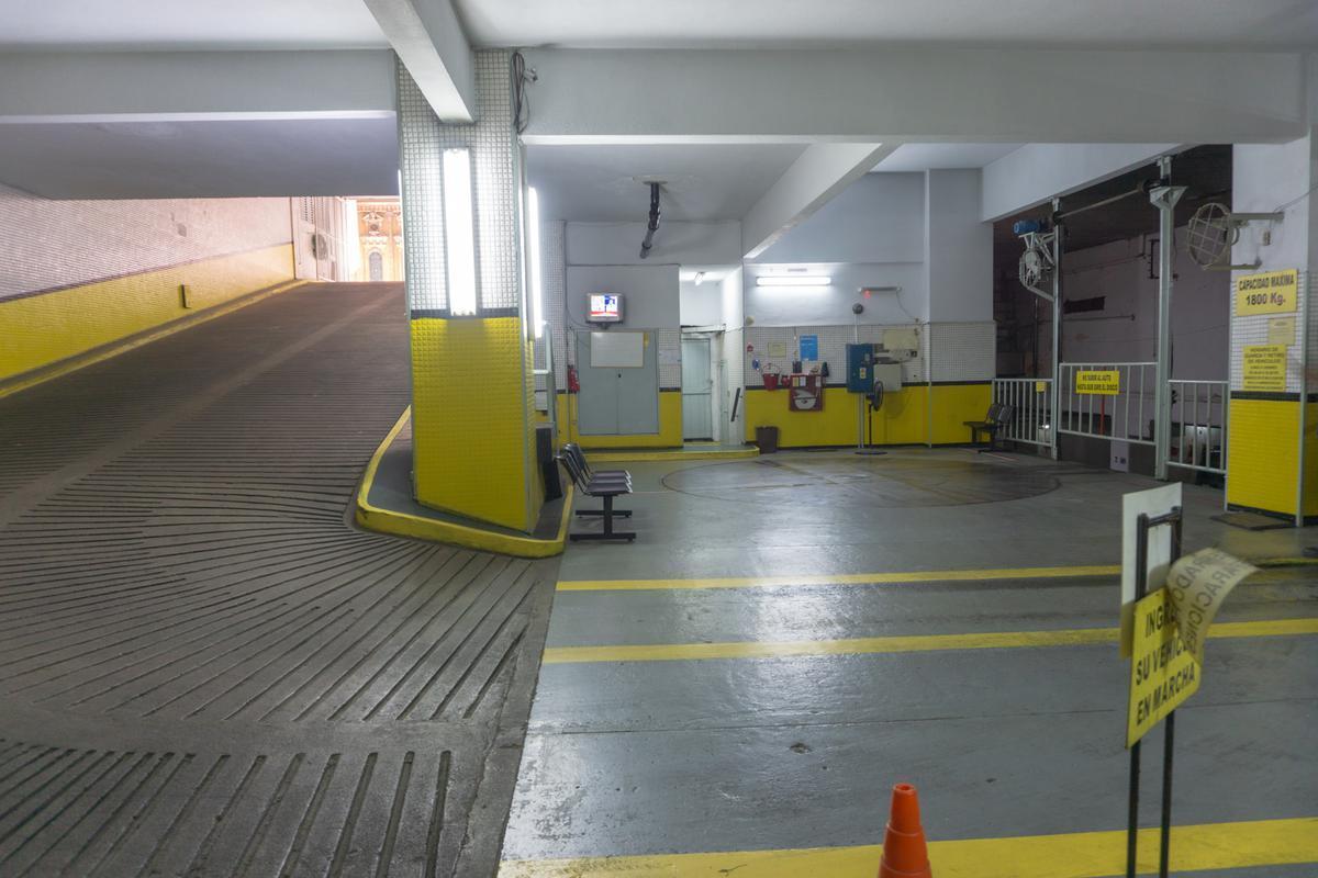 Cochera Fija y Cubierta -Encargado permanente - Microcentro