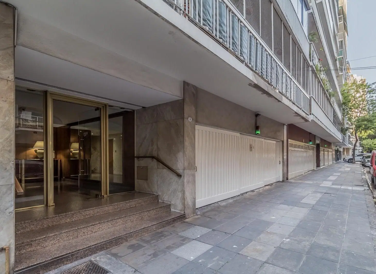 Departamento de 7 Ambientes con Cochera en Flores 2