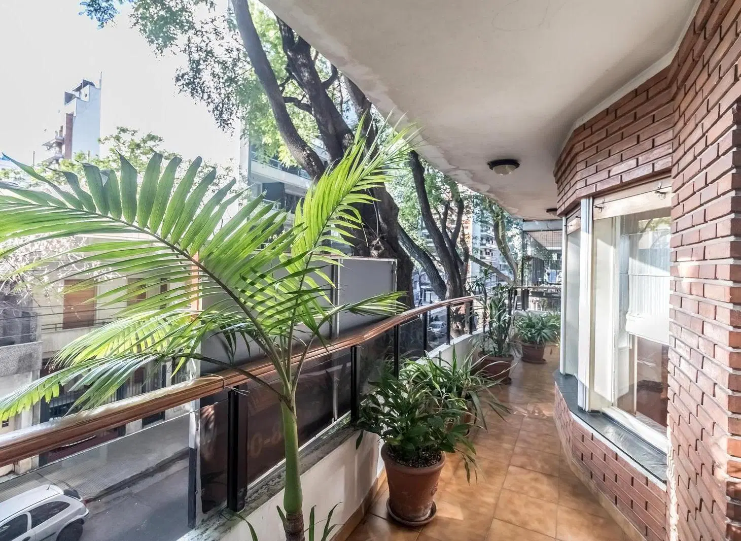 Piso de 6 Ambientes con dependencia - 2 Cocheras en Caballito 3