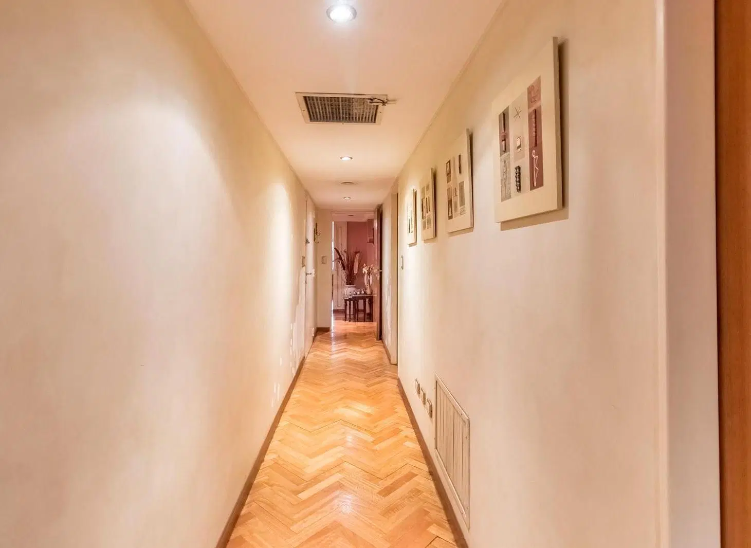 Piso de 6 Ambientes con dependencia - 2 Cocheras en Caballito 2