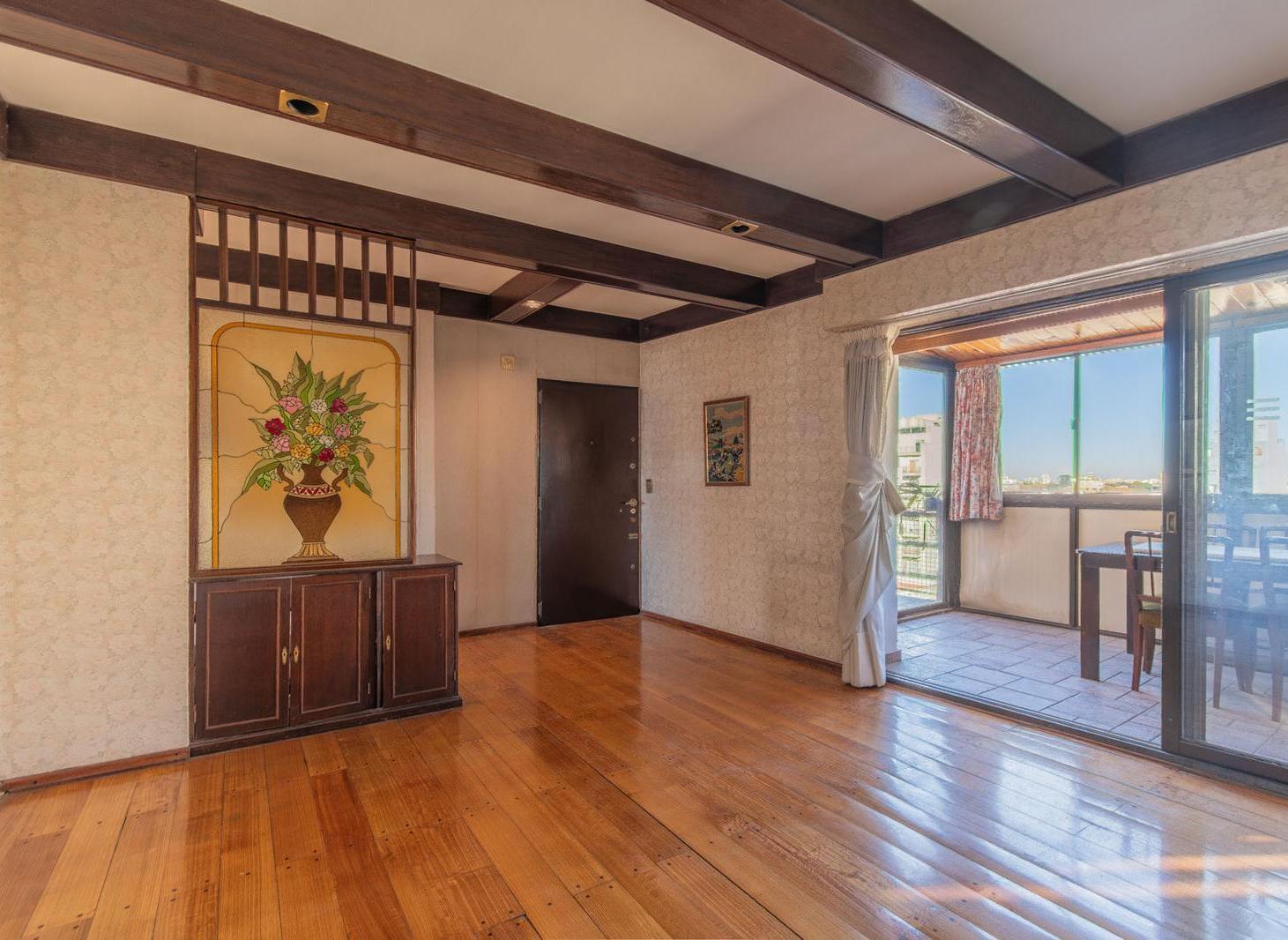 Piso de 3 ambientes con Terraza - Parrilla - Cochera y Baulera - Floresta