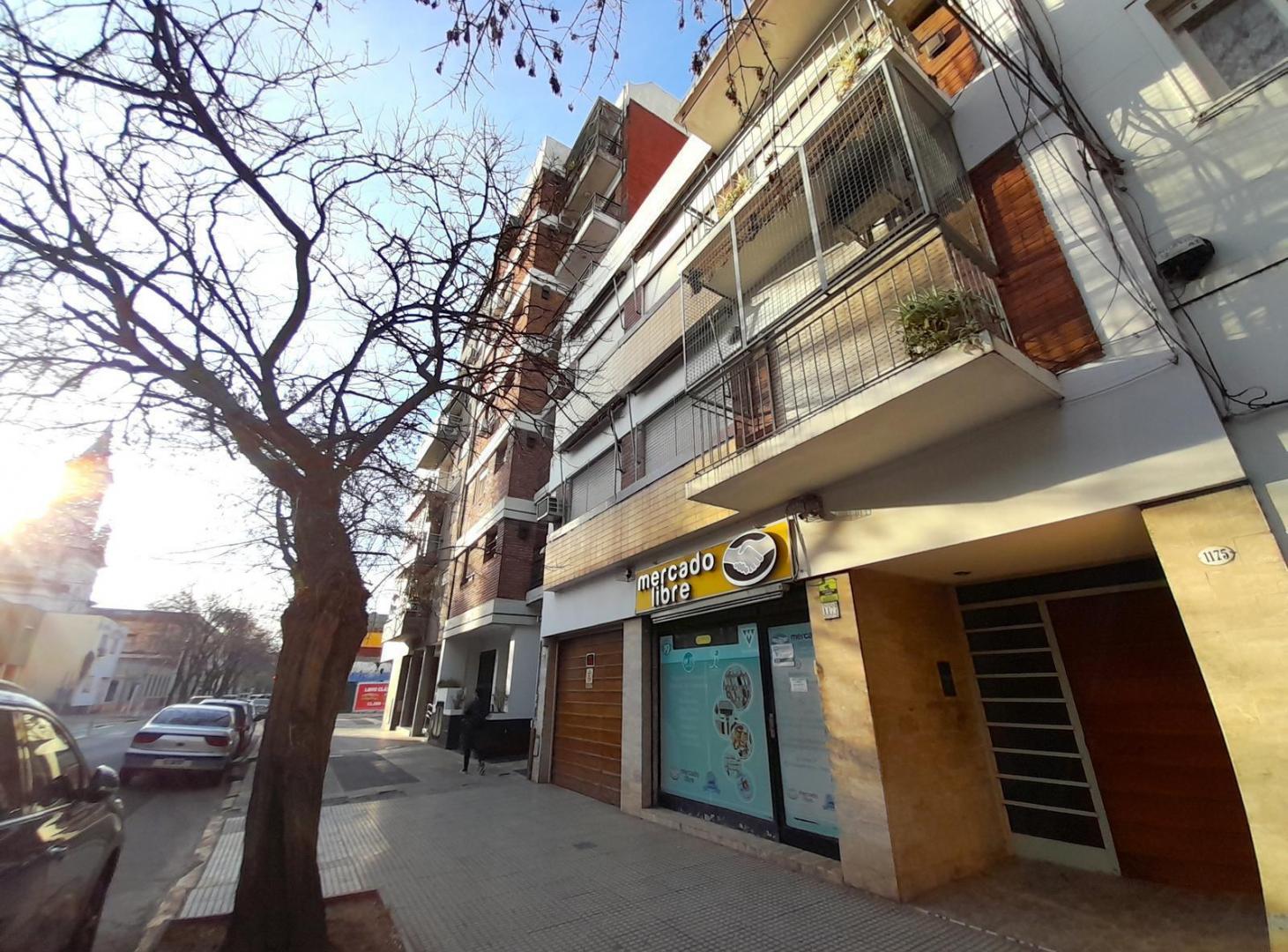 Departamento de 2 Ambientes por escalera  en Villa Gral. Mitre