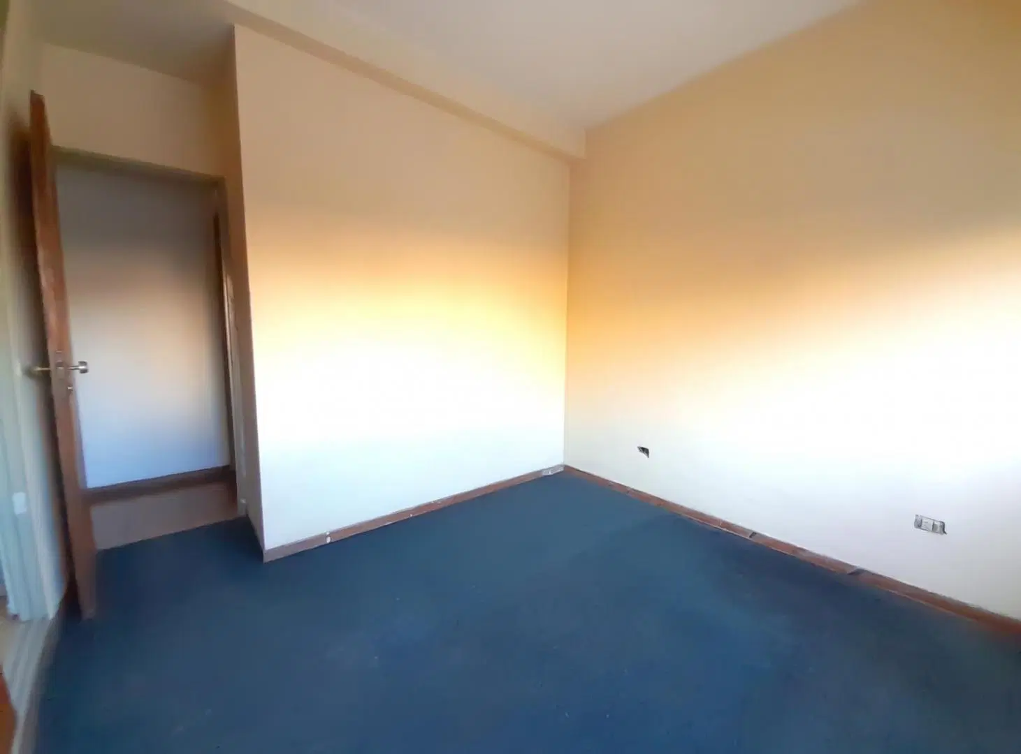 Departamento de 2 Ambientes por escalera  en Villa Gral. Mitre 3
