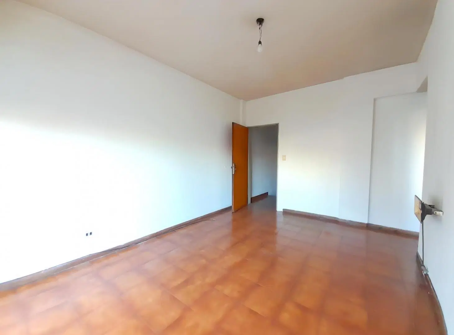 Departamento de 2 Ambientes por escalera  en Villa Gral. Mitre 5