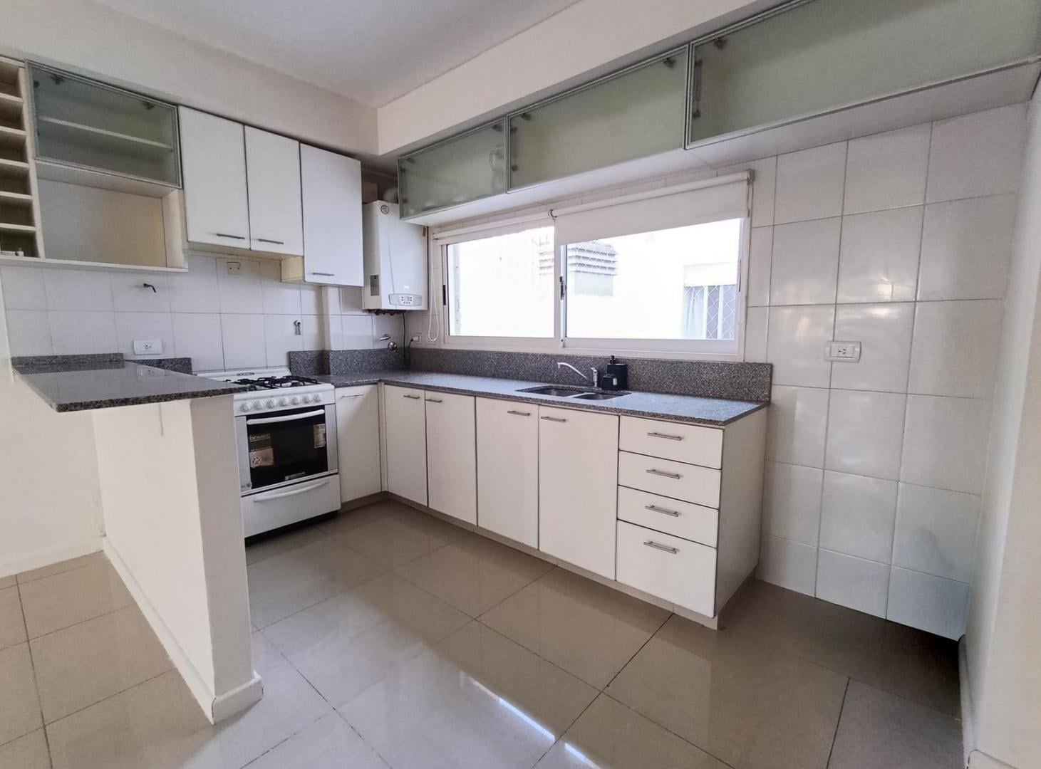 Foto de Departamento de 2 ambientes con Cochera en Caballito, imagen 4