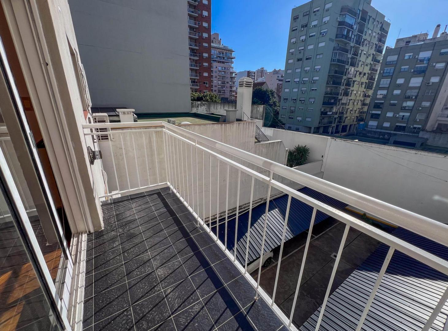 Foto de Departamento de 3 Ambientes con Cochera y Baulera, en Flores, imagen 4