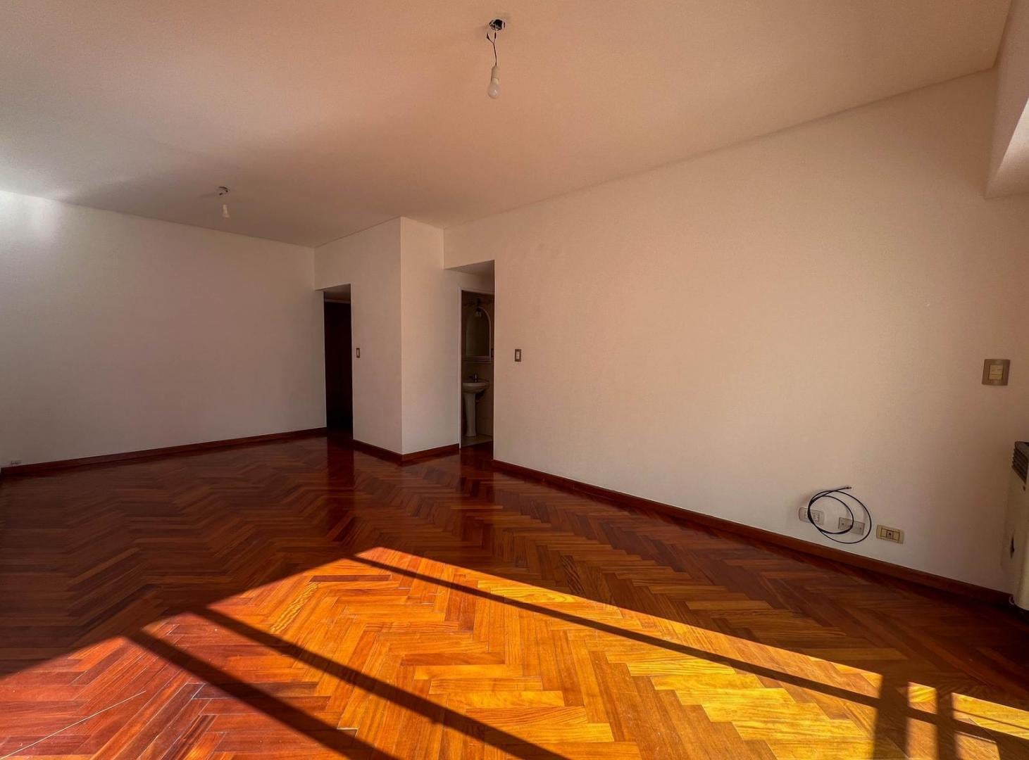 Foto de Departamento de 3 Ambientes con Cochera y Baulera, en Flores, imagen 1